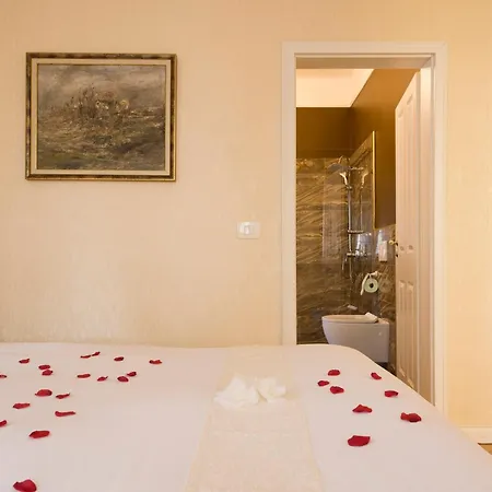 Benecanka Casa Veneziana Bed & Breakfast 4*